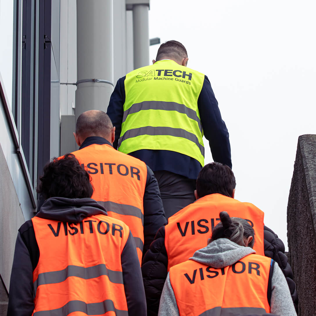 Foto del Factory Tour nello stabilimento produttivo di Satech, tenutosi durante la Formazione sulla Sicurezza Macchine di febbraio 2024