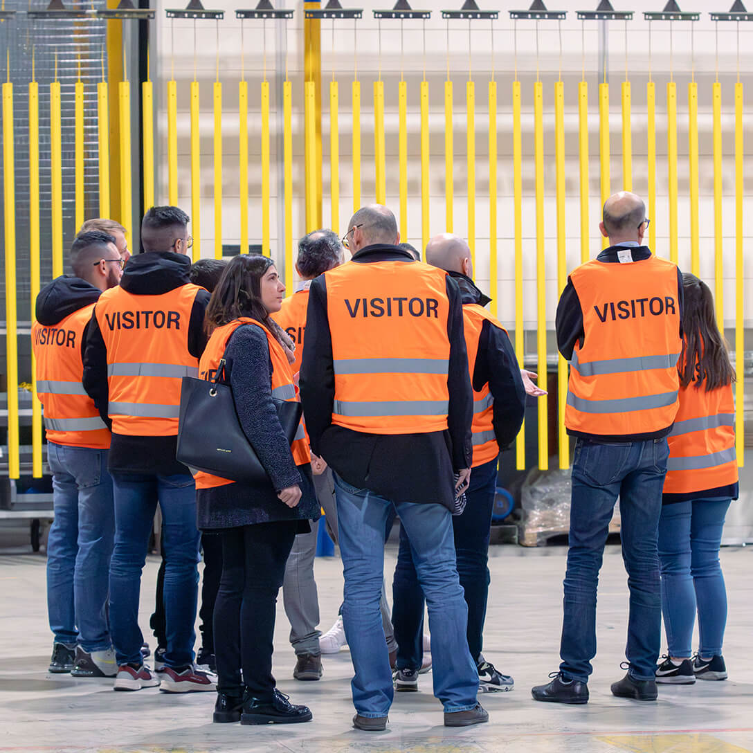 Scatto del Factory Tour nello stabilimento produttivo di Satech, tenutosi durante la Formazione sulla Sicurezza Macchine di febbraio 2024