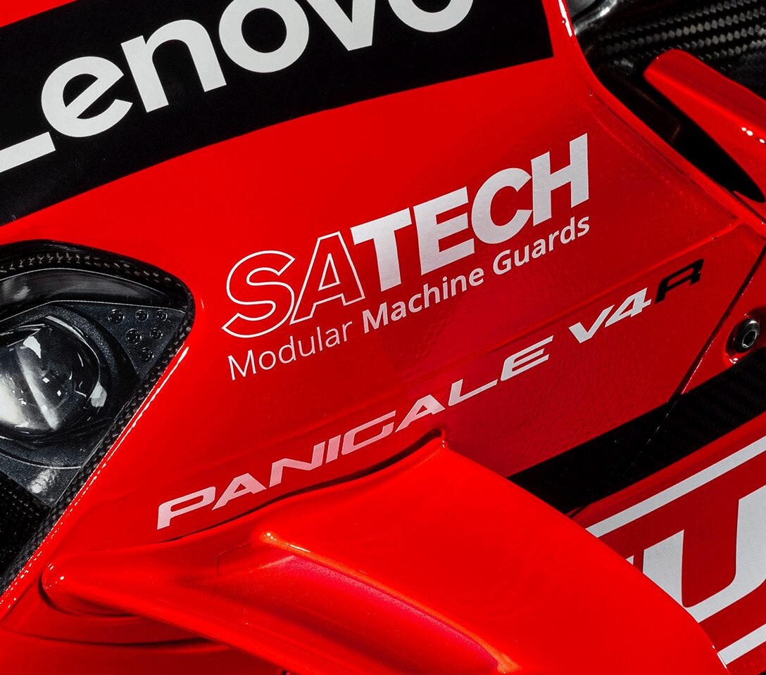 Dettaglio del logo Satech sulla moto Panigale V4R 2025 di Nicolò Bulega e Alvaro Bautista